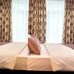Sea Gem 2br N Pool *