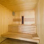 Sea Gem 2br N Pool *