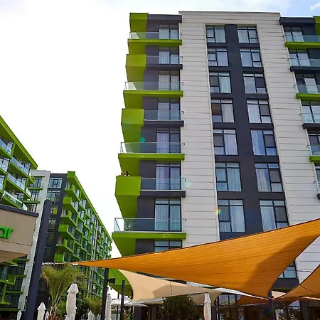 Sea Gem 2br N Pool Apartment Navodari