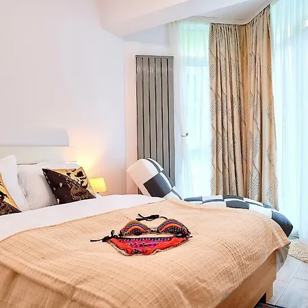 Apartment Sea Gem 2br N Pool *