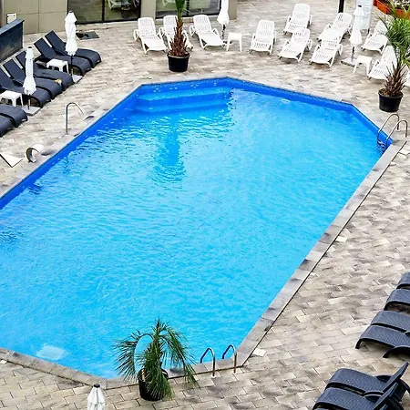 Sea Gem 2br N Pool Navodari