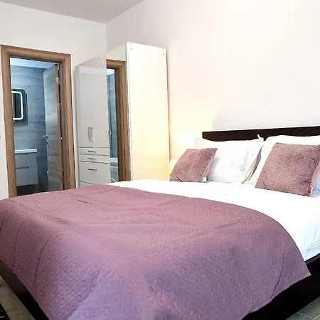 Sea Gem 2br N Pool *