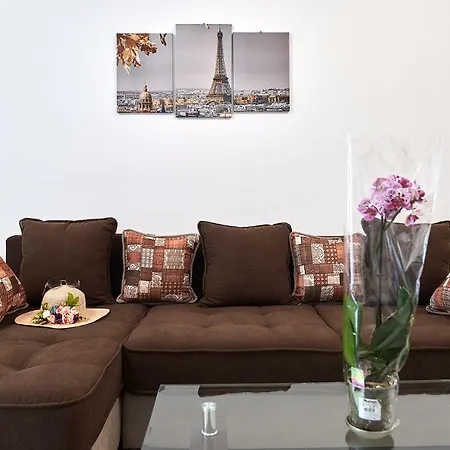 Sea Gem 2br N Pool * Navodari