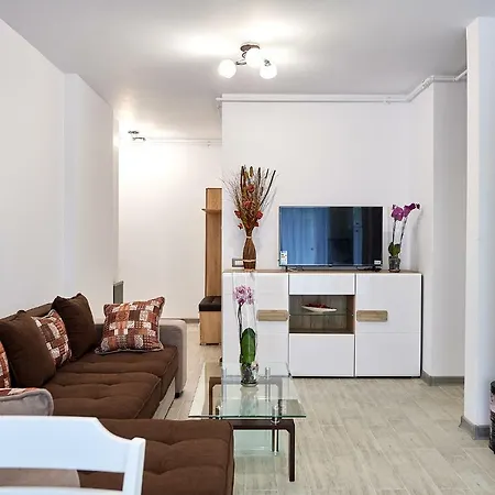 Apartment Sea Gem 2br N Pool