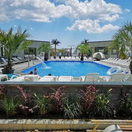 Sea Gem 2br N Pool アパート