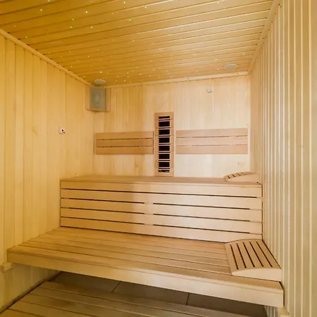 Sea Gem 2br N Pool *