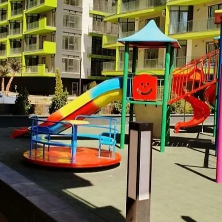 Sea Gem 2br N Pool Apartment