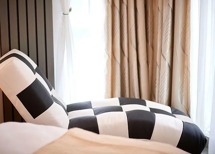 Апартаменты Sea Gem 2br N Pool Нэводари