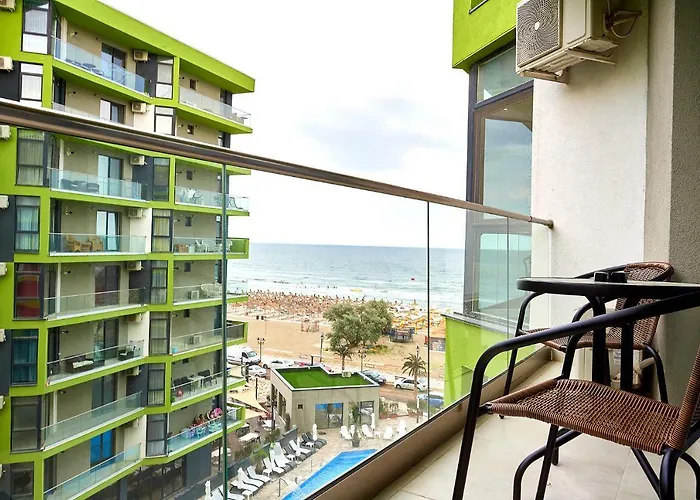 Апартаменты Sea Gem 2br N Pool *