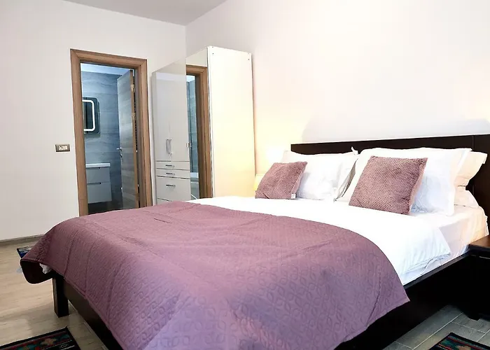 Sea Gem 2br N Pool *