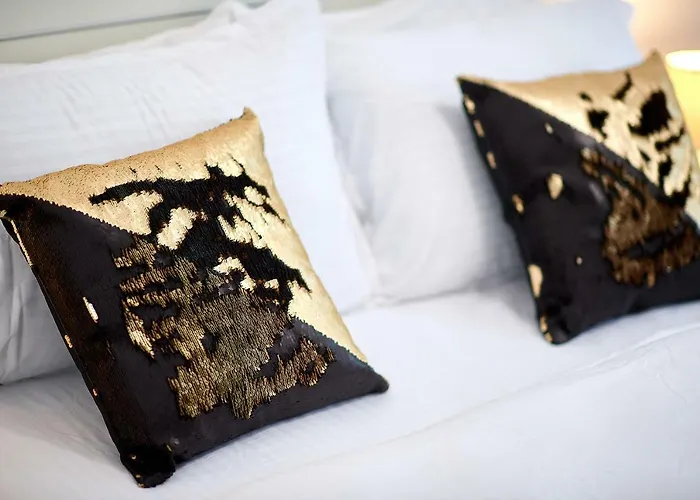 Sea Gem 2br N Pool *