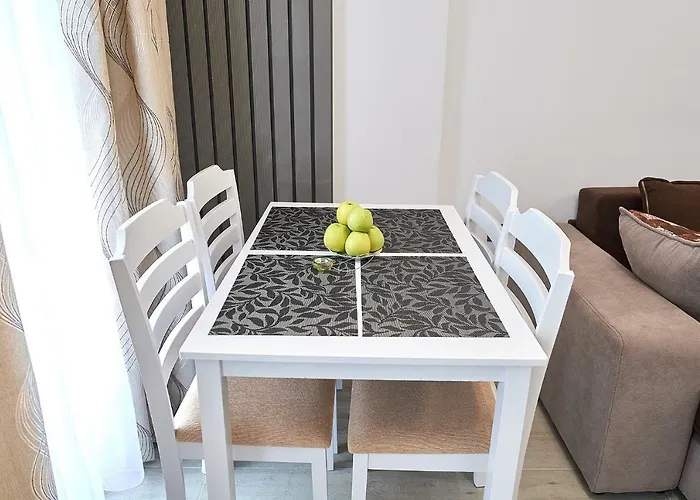 Sea Gem 2br N Pool *