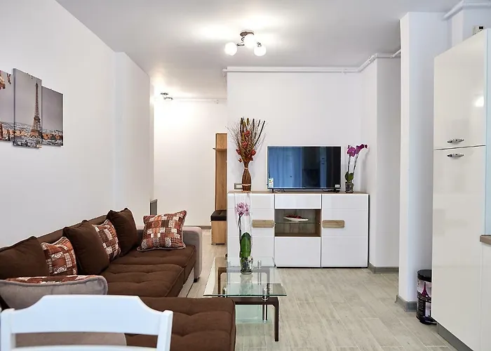 Апартаменты Sea Gem 2br N Pool